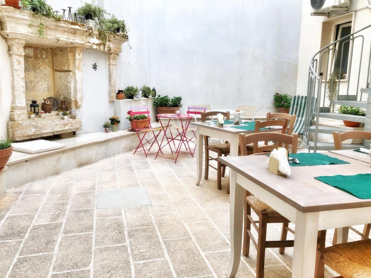 Palazzo Salia Bed and Breakfast Lecce Buitenkant foto