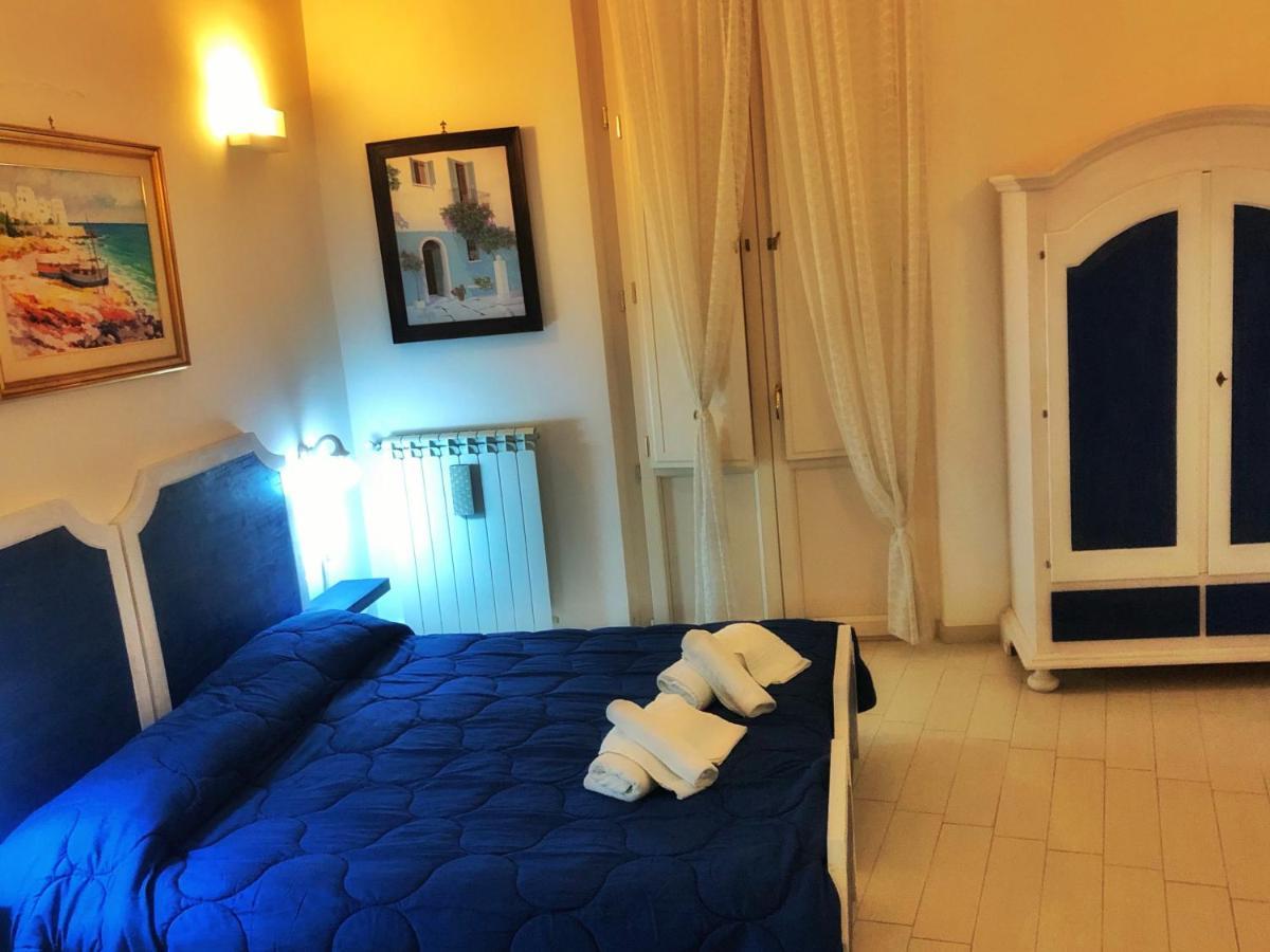 Palazzo Salia Bed and Breakfast Lecce Buitenkant foto