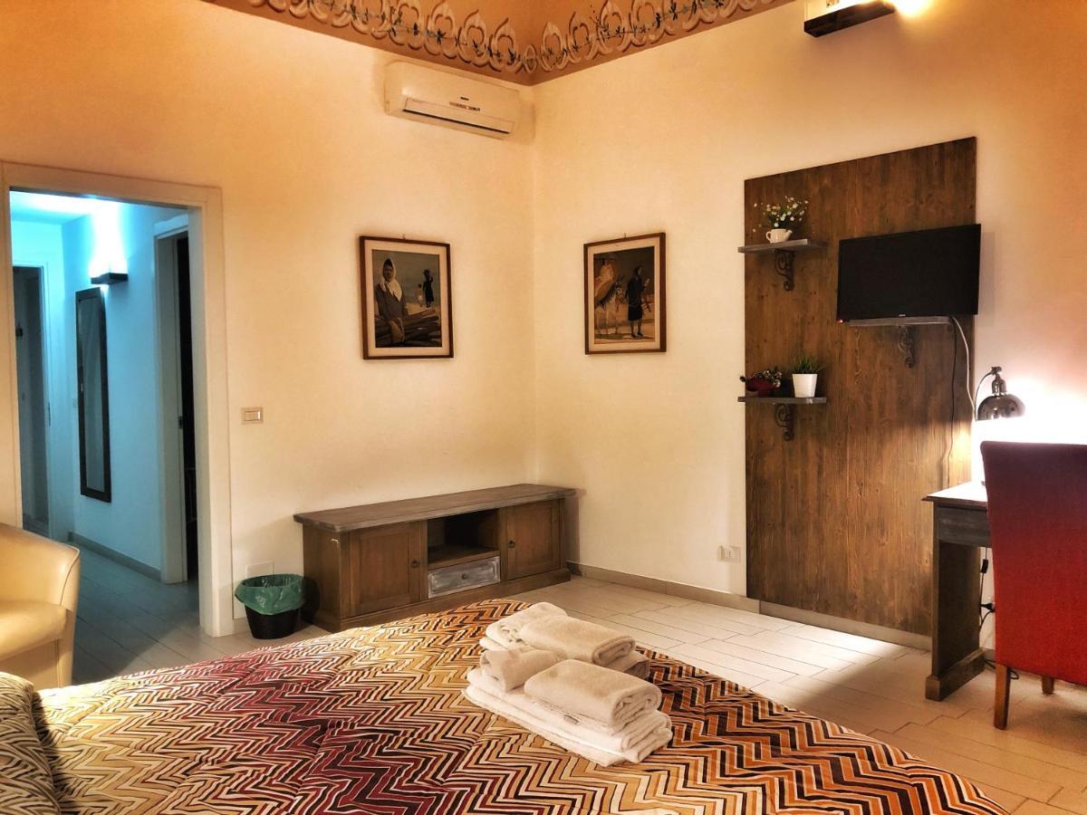 Palazzo Salia Bed and Breakfast Lecce Buitenkant foto